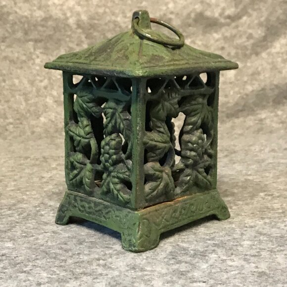 Cast Iron Rustic Painted Grapes and Leaves Garden Lantern - Picture 3 of 7